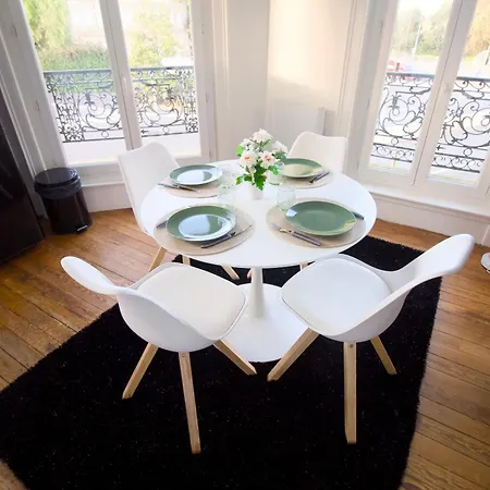 Le Chic Haussmann - 3 Min Naval Group & Local A Velos, Intendance Luxury Host Apartmán *